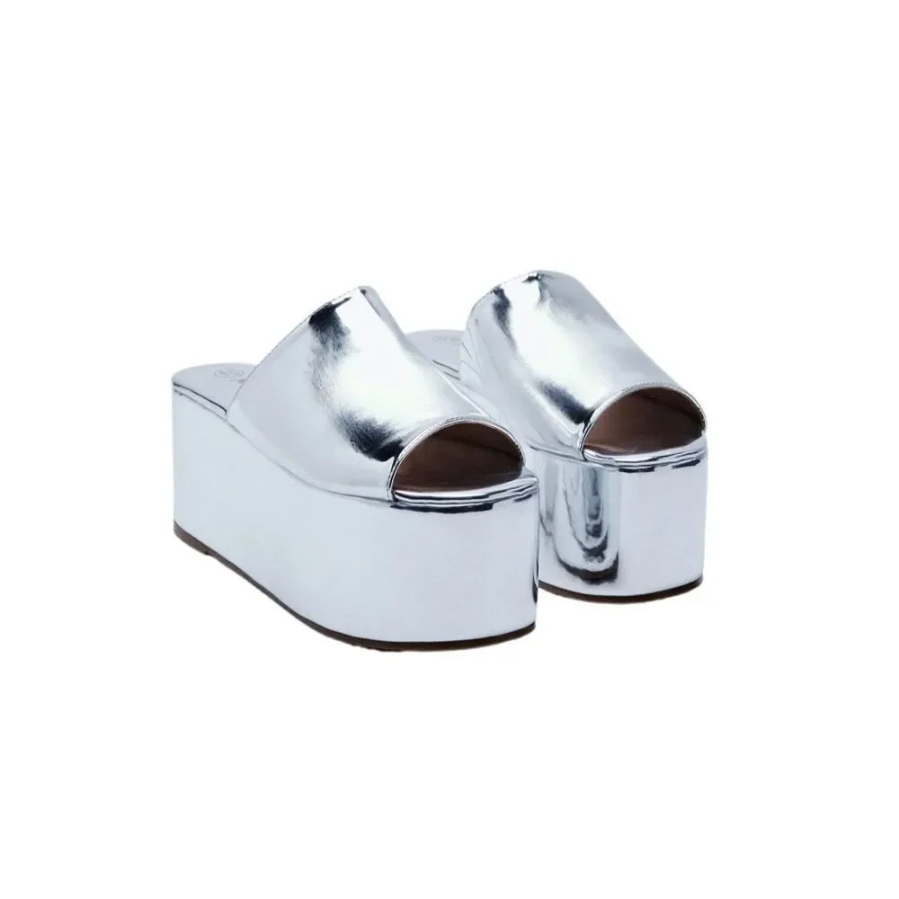 Nasty Gal Mirrored Metallic Silver Open Toed Platform Slip-On Sandal Sz 7.5